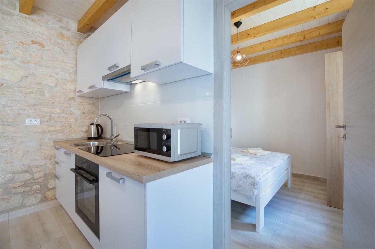 Apartments Leonardo&Mak Pula Exterior photo